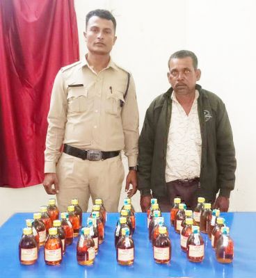 शराब संग आरोपी गिरफ्तार