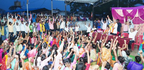 बृजमोहन ने किया नवापारा व चम्पारण मंडल में रोड शो