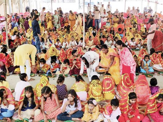 छत्तीसगढ़ हेल्प वेलफेयर सोसायटी ने 400 कन्याओं का पूजन कर दिए उपहार