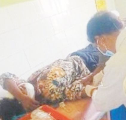 कार की ठोकर से बाइक सवार 3 घायल