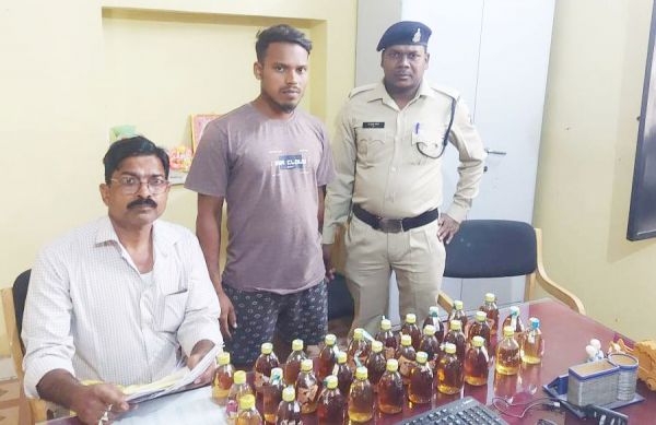 अवैध शराब बिक्री, कोचिया गिरफ्तार