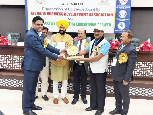 शिक्षाविद दिलीप अम्बेला का दिल्ली में सम्मान