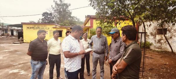 स्कूलों में मतदान केंद्र पर व्यवस्था करें दुरूस्त-आयुक्त