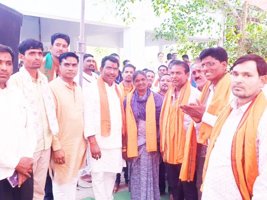 आदिवासी नेत्री ने थामा  भाजपा का दामन