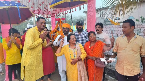गाजे-बाजे के साथ  निकाली सांई पालकी