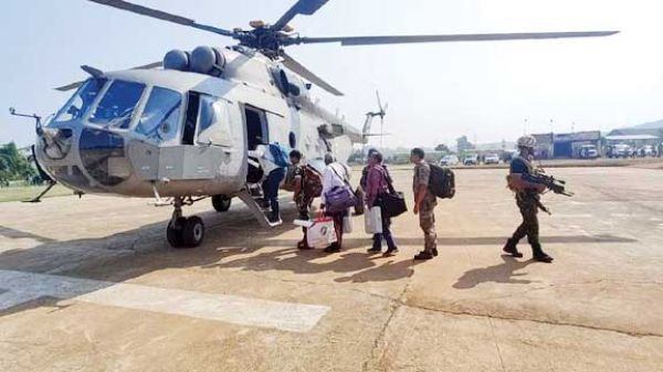 चुनाव 19 को, मतदान दल हेलीकॉप्टर से रवाना