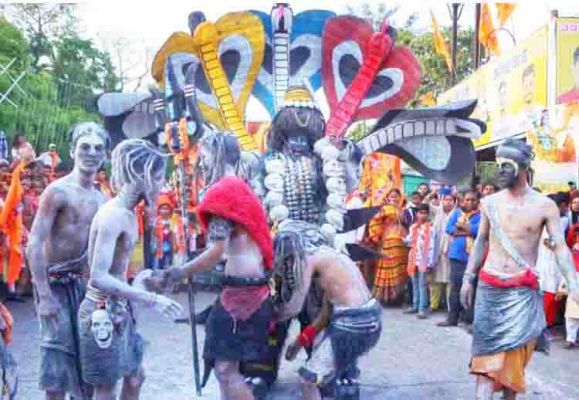 जयश्री राम के जयकारे के साथ निकाली शोभायात्रा, जगह-जगह स्वागत