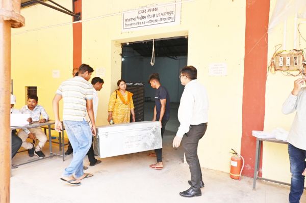 राजनीतिक दलों की मौजूदगी में प्रथम पूरक रेंडमाईजेशन