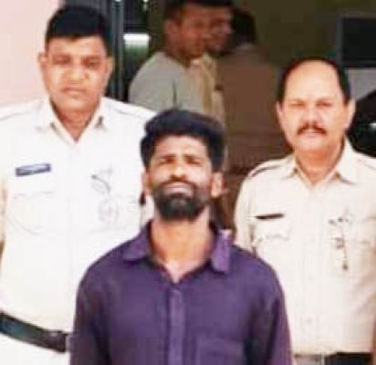 बाइक चोरी का आरोपी पकड़ाया  