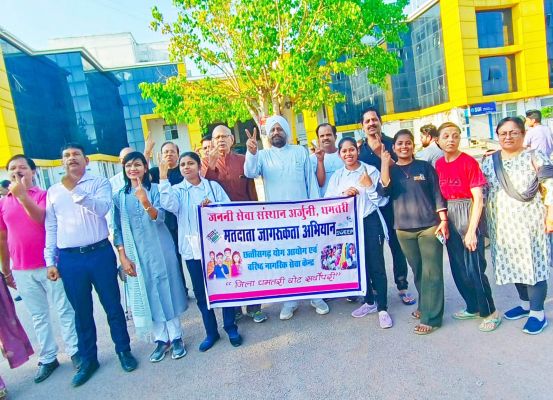 सही उम्मीदवार को हमेशा चुनाव जिताएं का संदेश देते निकाली रैली