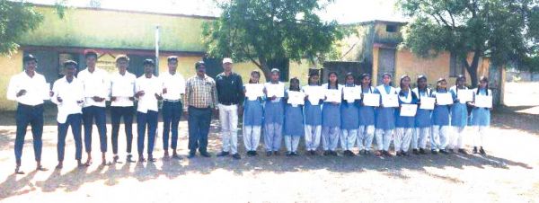 व्यावसायिक शिक्षा ले रहे विद्यार्थियों का इंटर्नशिप पूर्ण, मिला प्रमाण पत्र