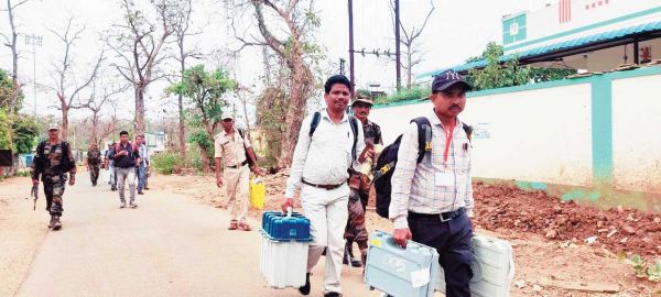 शांतिपूर्ण मतदान, बुलेट पर भारी पड़ा बैलेट