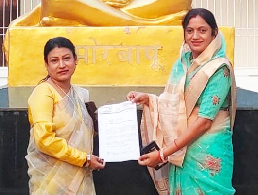 लोस चुनाव : नाबालिग बच्चों से चुनाव प्रचार