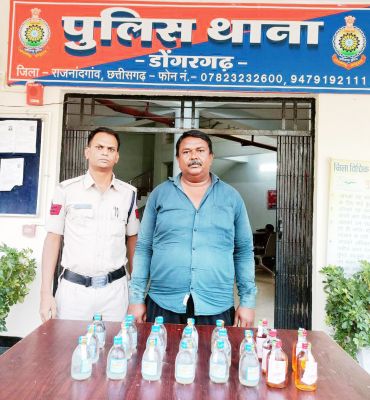 अवैध रूप से शराब बेचते आरोपी पकड़ाया