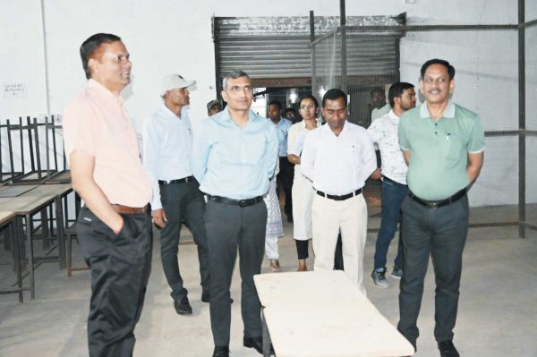 संभागायुक्त दुर्ग ने मतगणना की तैयारियों का लिया जायजा