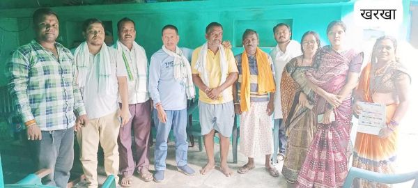 कांग्रेस प्रत्याशी के लिए डोर टू डोर जनसम्पर्क‘छत्तीसगढ़’ संवाददाता