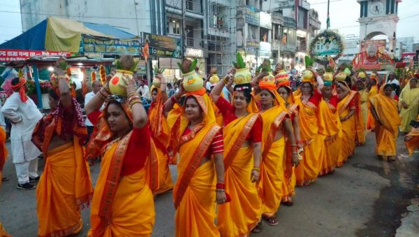 शीतला मंदिर में नवीन प्रतिमा की प्राण प्रतिष्ठा महोत्सव शुरू, 185 जड़ी बूटियों से होगा अभिषेक