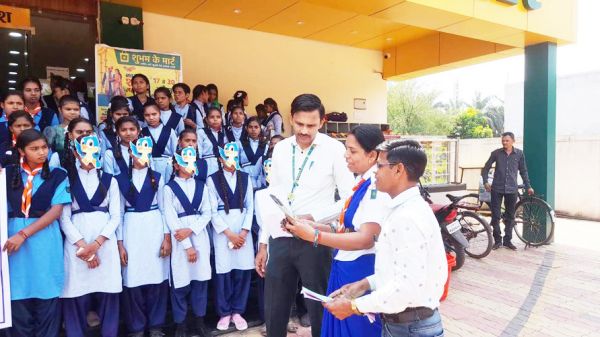 स्काउट गाइड के सहयोग से मतदाता समझे सी विजिल एप ए को