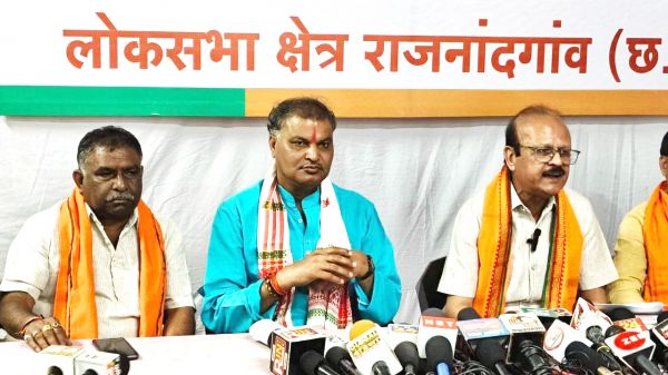 पूर्व प्रशासक नवाज ने 76 लाख  का किया घोटाला - सचिन
