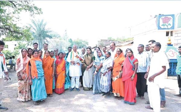 कांग्रेस प्रत्याशी ताम्रध्वज का मगरलोड, कुरूद ब्लॉक में दौरा