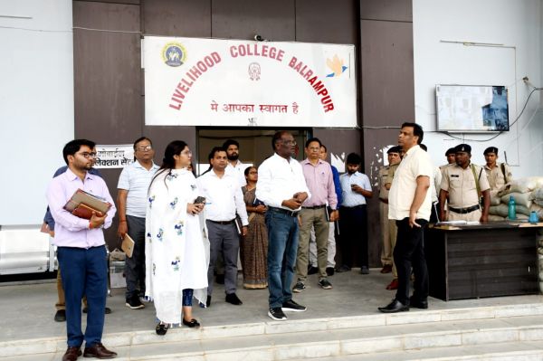 सामान्य प्रेक्षक ने किया स्ट्रांग  रूम का निरीक्षण