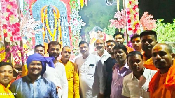 जय श्रीराम, हनुमान के जयकारों से गूंजा शहर, शोभायात्रा का जगह-जगह स्वागत