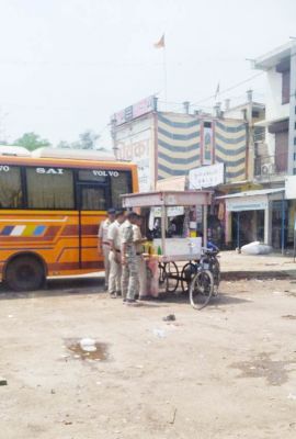 विभिन्न मामलों में 10 गिरफ्तार