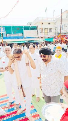 जैन समाज की शोभा यात्रा का पार्षद ने किया स्वागत