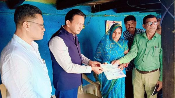 सडक़ हादसे में मृत एलबी व्याख्याता के परिजन को मिली 15 लाख की सहायता राशि