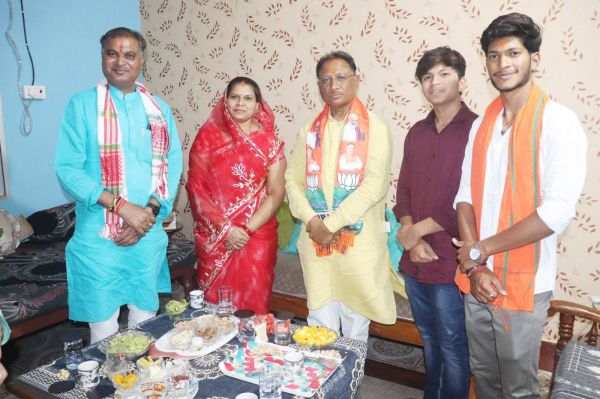 सीएम साय ने पूर्व सांसद के परिजनों से की मुलाकात
