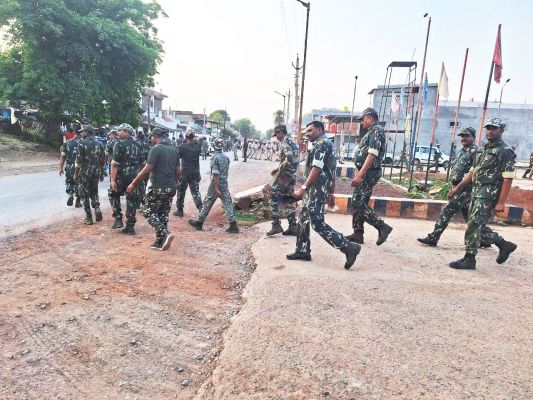 आईटीबीपी-पुलिस ने किया फ्लैग मार्च