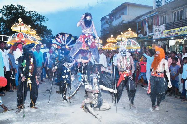 धूमधाम से मनाई हनुमान जयंती