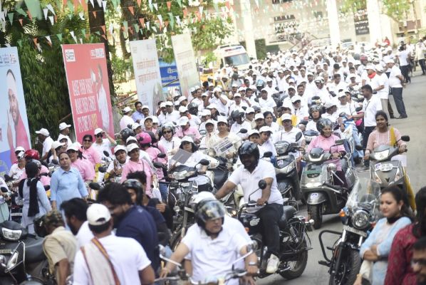 सौ प्रतिशत मतदान के लिए निकली बाइक रैली