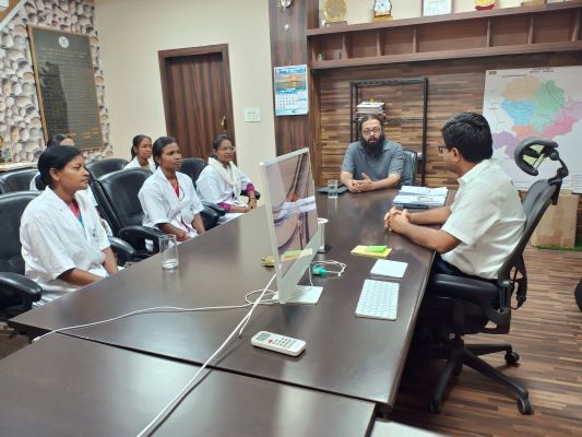 औद्योगिक अनुभव के लिए जशपुर की  5 आदिवासी महिलाएं जाएंगी हरियाणा