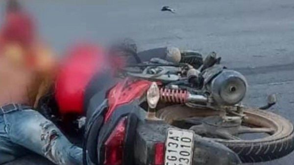 सडक़ हादसे में एक मौत, 2 घायल