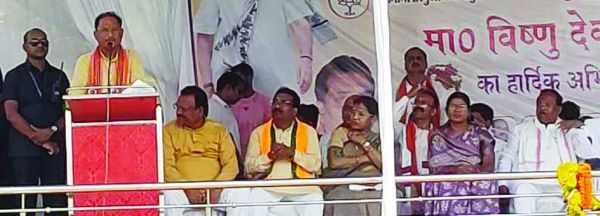 बलरामपुर पहुंचे सीएम, चिंतामणि महाराज के लिए मांगा वोट