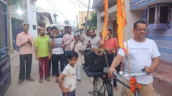 कंसारी समाज द्वारा भजन कीर्तन संग निकाली जा रही प्रभात फेरी