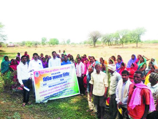 अंतरराष्ट्रीय मजदूर दिवस पर विधिक साक्षरता शिविर