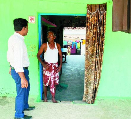 जिपं सीईओ ने किया मतदान केंद्रों का निरीक्षण