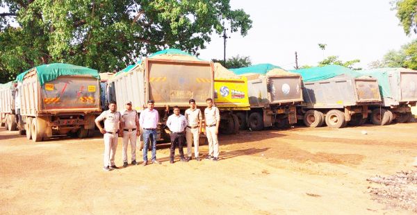 रेत का अवैध परिवहन, 16 गाडिय़ां जब्त