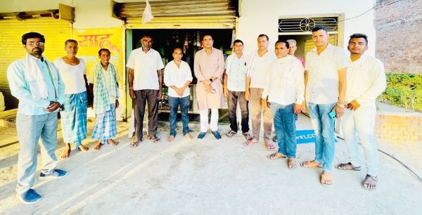 विधायक ओंकार साहू का डोर-टू-डोर जनसंपर्क