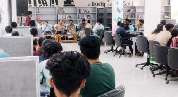 नवीन ग्रंथालय से युवाओं को लाभ