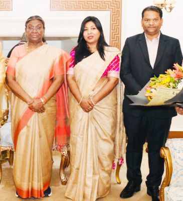 देवकी रामधारी फाउंडेशन के कार्यों को राष्ट्रपति ने सराहा