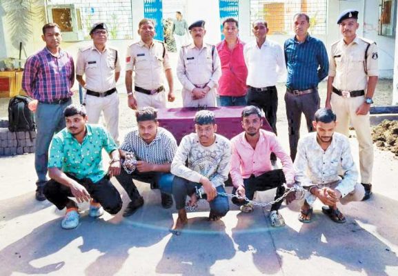 बहन को फोन कर करता था परेशान, कर दी हत्या