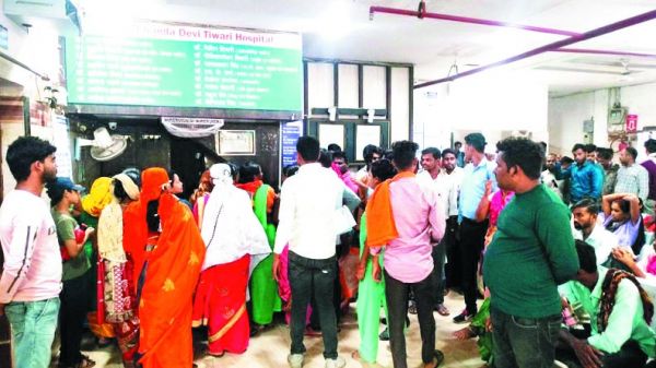 पूर्व विधायक पं. बंशराज तिवारी की स्मृति में हुए शिविर में हड्डी, कैंसर और हार्ट पेशेंट का हुआ परीक्षण 