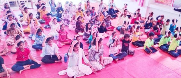 प्रजापिता ब्रम्हाकुमारी विवि में लक्की स्टार्स समर कैंप