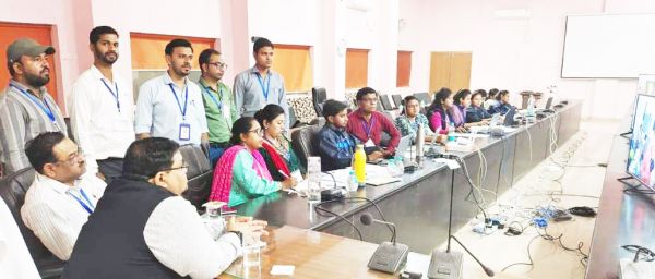 वेबकास्टिंग कंट्रोल रूम से मतदान केंद्रों पर रखी गई पैनी नजर