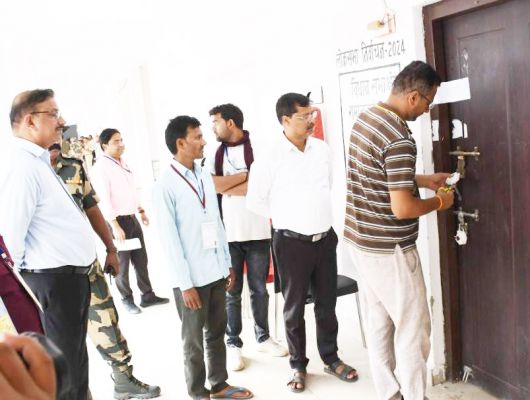 स्ट्रांग रूम सील, सुरक्षा बल तैनात