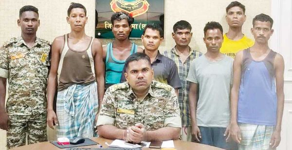 2 ईनामी सहित 7 नक्सली गिरफ्तार, विस्फोटक बरामद