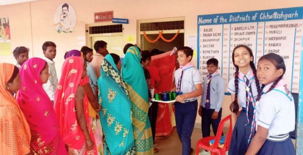 चुनाव में स्काउट गाइड ने दी  मतदाता मित्र के रूप में सेवाएं